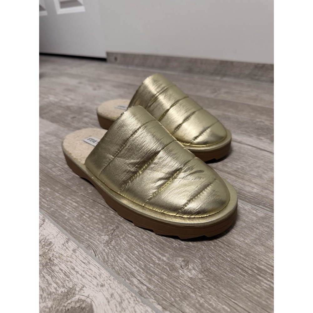 NWOB Steve Madden Women's Chex Gold Round Toe Quilted Puffer‎ For Mules Sz 8 - Picture 6 of 7
